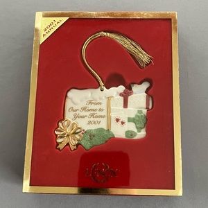 Lenox From Our Home to Yours Ornament, 2001, In box, Porcelain, Excellent Cond.